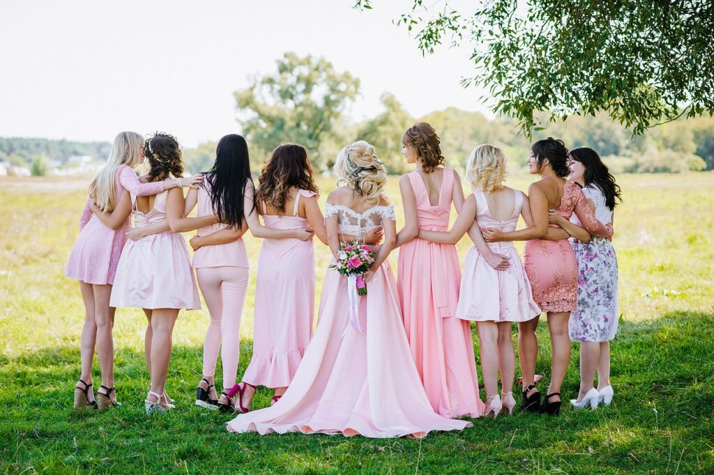 Hochzeit Foto Wiese Garten Hochzeit im Kreis der Familie feiern – klein, herzlich und unvergesslich
